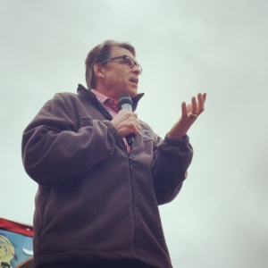 GOP presidential candidate Rick Perry on the soapbox. (photo by Sarah Beckman) 