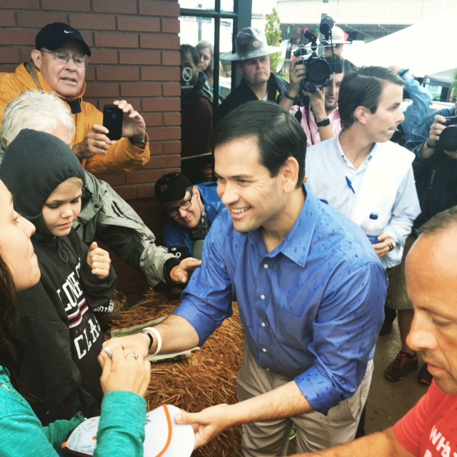 Rubio delivers campaign speech despite downpours