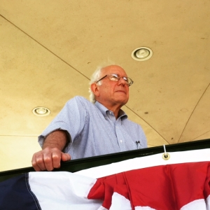 Democratic presidential candidate Bernie Sanders awaits an introduction in Grinnell. (photo by Sarah Beckman)