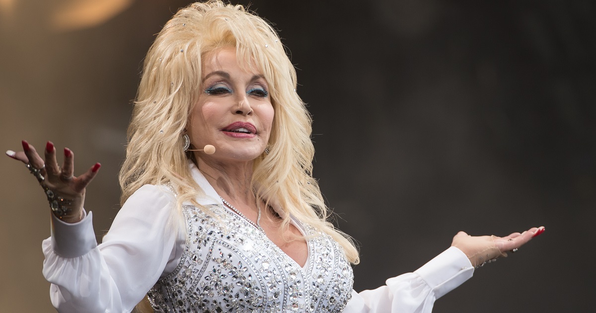 Dolly Parton Recreates Her 1978 Iconic Playboy Cover for Her Husband’s Birthday