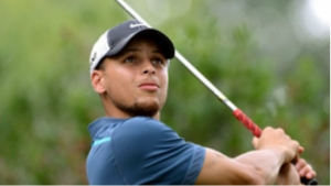 Fan talks smack to Curry at celebrity golf tournament