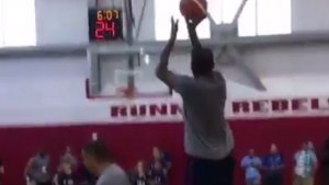 ▶︎ Durant puts on shooting clinic at Team USA practice