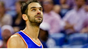 Bulls trade Calderon to Lakers to free up cap space for Wade