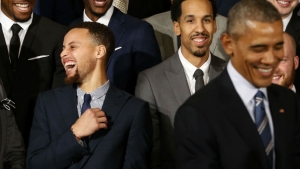 ▶︎ Curry and President Obama hit the links