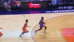Durant soars for monster dunk vs. Suns