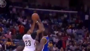 ▶︎ Durant swats Anthony Davis, finishes smooth layup