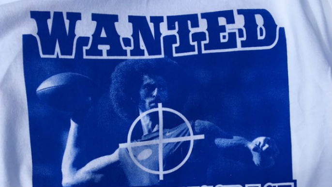 Kaepernick reacts to Buffalo fans selling shirts depicting his assassination