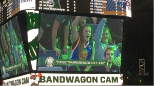 Bucks troll Warriors fans in Milwaukee