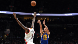Curry takes over in the 3rd, leads Warriors to 127-104 victory in Portland