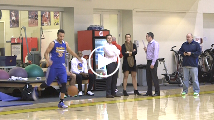 Steph ends shootaround with soccer-style trick shot