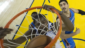 Durant scores 40, Warriors tee off on Thunder 121-100