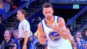 Curry explains how he hit this ridiculous layup