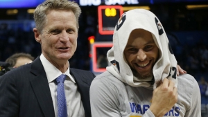 Curry, Thompson each hit 7 3s, Warriors pull away from Magic