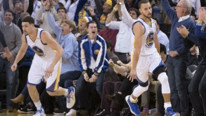 Curry scores 39, hits 11 3s, puts on blistering clinic in 126-111 win over Charlotte
