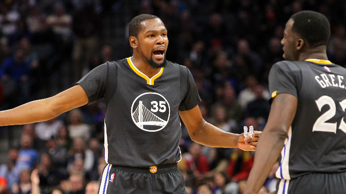 Draymond, KD have lengthy sideline argument in Sacramento