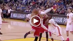 Kerr shares McGee’s prognosis of 3rd quarter injury: ‘Both cheeks hurt really bad’