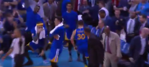 Thompson touchdown pass leads to Curry buzzer beater vs. OKC