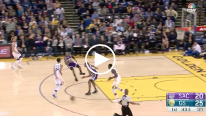 Shaun Livingston swipes ball and finds Draymond in transition