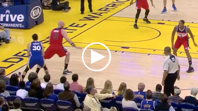 Steph Curry fakes Martin Gortat out of his shoes