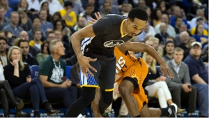 Livingston banks home ridiculous 3 on Alley-oop pass