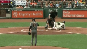 Buster Posey hit in head with pitch during first at-bat of home opener, exits game immediately