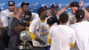 Zaza Pachulia struggles to find hat that fits his head