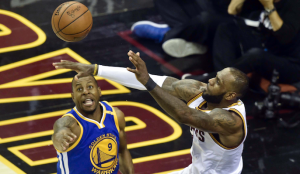 Iguodala makes MVP-like defensive play to seal Game 3 win