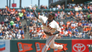 Giants dealt knockout punch early in Royals’ rout