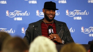 LeBron keeps firing back at Draymond: ‘Glad my name is in your head’