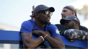 Durant to save Warriors money by declining option [report]