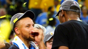 Warriors Twitter sounds off on ESPN reporter who slights Curry