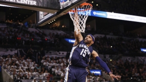 Vince Carter says he’s open to playing for Warriors next season