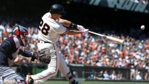 Despite pinch hit struggles, Posey delivers series-clinching hit for Giants