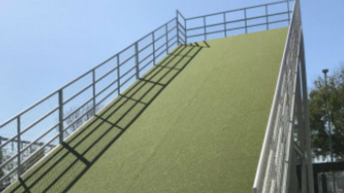 49ers install towering training hill next to practice field