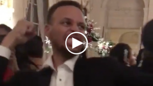Steph imitates LeBron as Kyrie looks on laughing
