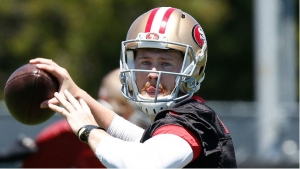 Former Shanahan QB explains how coach builds his offense during training camp