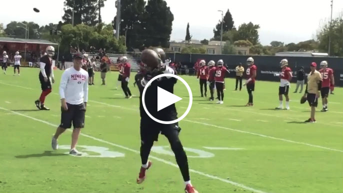 At 54 years old, Jerry Rice runs WR drills at 49ers practice