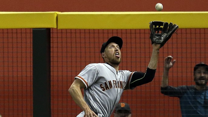 Hundley, Pence homer, lead Giants to rout of D’Backs