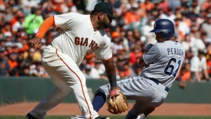 Pablo Sandoval smashes walkoff home run to cap off Giants’ season in wild fashion