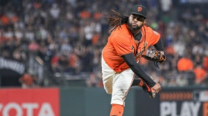 Johnny Cueto opts in to contract, will remain with Giants through 2021 [report]