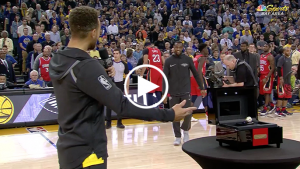 Former Warrior Ian Clark receives his 2017 championship ring, standing ovation at Oracle Arena