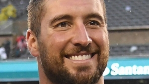Tight ends will oversee calls in the huddle for Jimmy Garoppolo