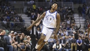 After third quarter collapse, Warriors roll to double-digit win over Bucks