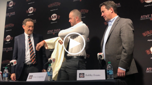 Watch Evan Longoria wear his Giants uniform for the first time