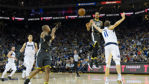 David West perfect from field as Warriors handle Spurs in primetime