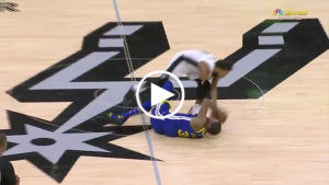 Durant, Livingston leave fourth quarter of Game 3 with tweaked ankles