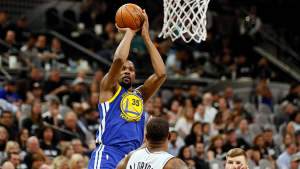 Durant leads Warriors to 3-0 lead over mourning Spurs
