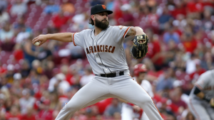Giants lose to Reds after walk-off home run in 11th