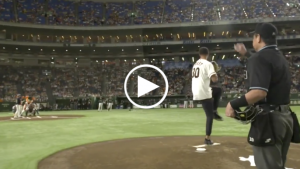Stephen Curry wows crowd with first pitch before Tokyo Giants game