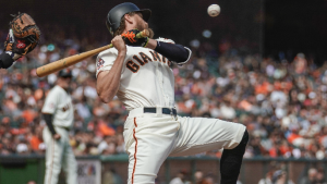 Giants lose 11th-straight game after controversial call in ninth